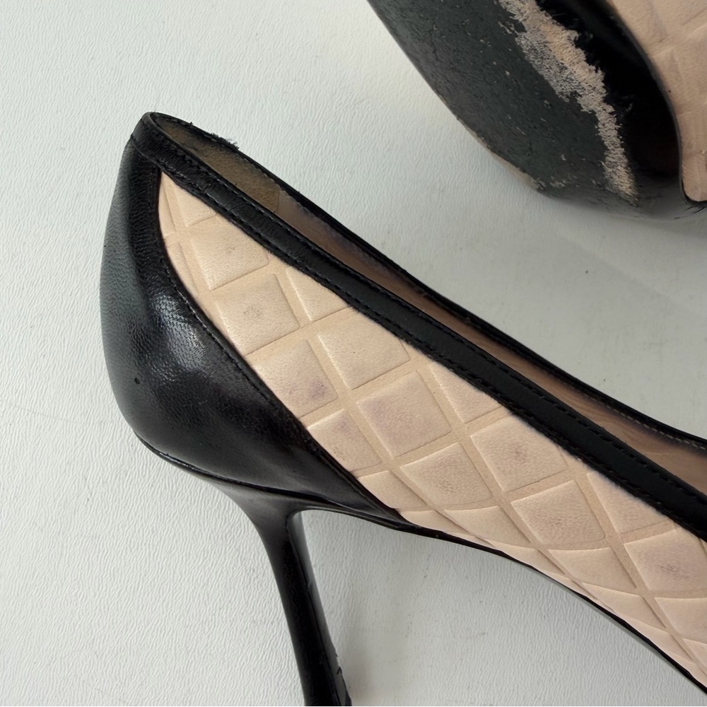 CHANEL || Beige Quilted Leather Black Cap Toe Pointed Pumps Heels EU 37 - Picture 13 of 16